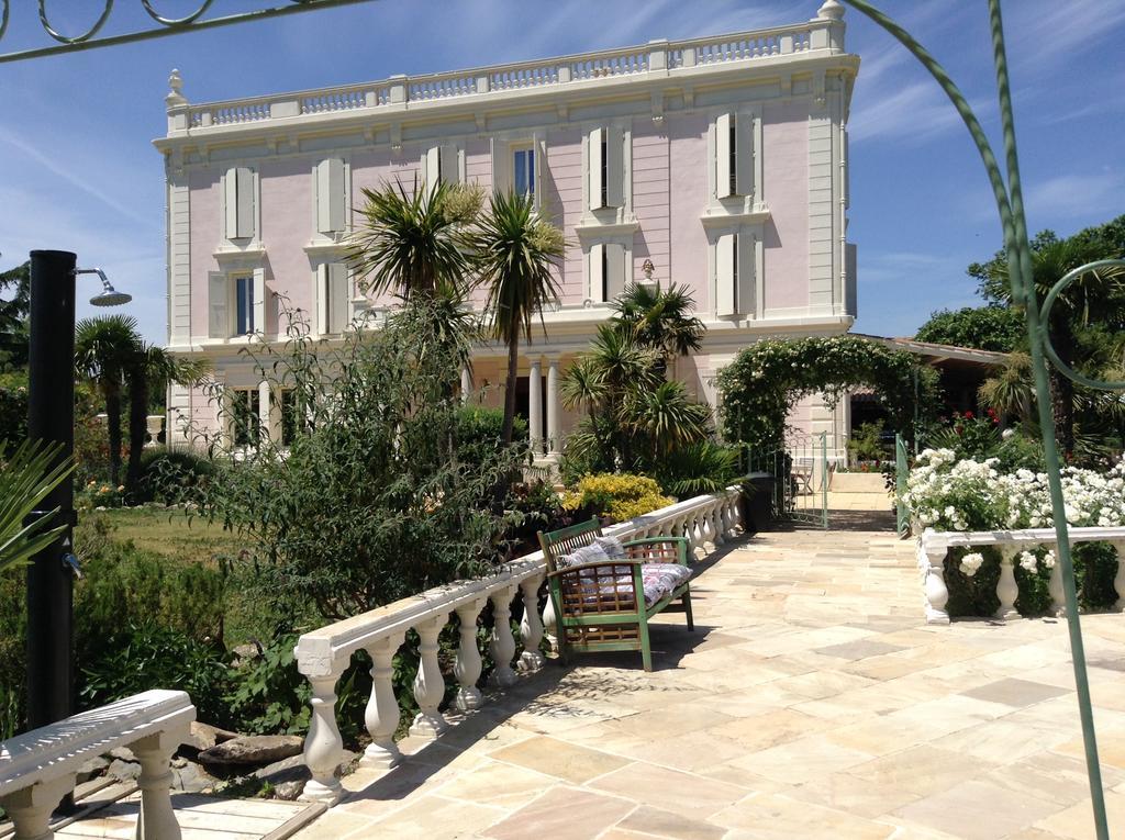 Chateau La Roque Margaux Servian Exterior foto